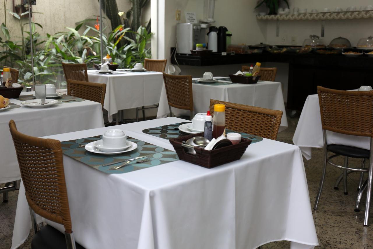 Licia Hotel Joao Pinheiro Exterior photo